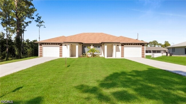 Building Photo - 903 Albany Ave