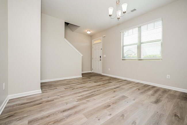 Photo - 1156 Werre Way