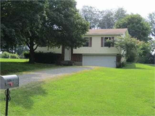 Building Photo - 526 Rose Creek Dr