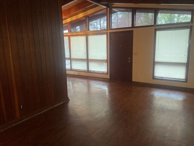 Photo - 2212 Rosemary Ln