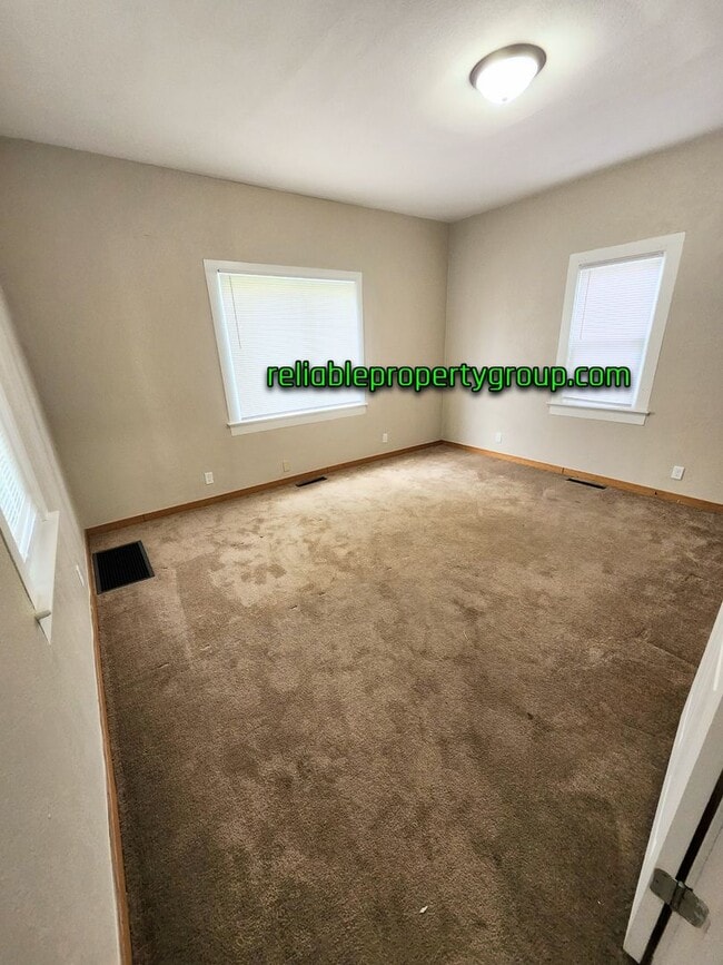 Photo - 436 E Taber St Unit #1