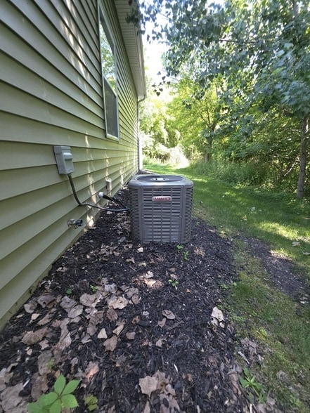 Photo - 418 W Ellen St