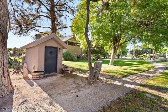 Building Photo - 7330 N Rainbow Blvd Rental