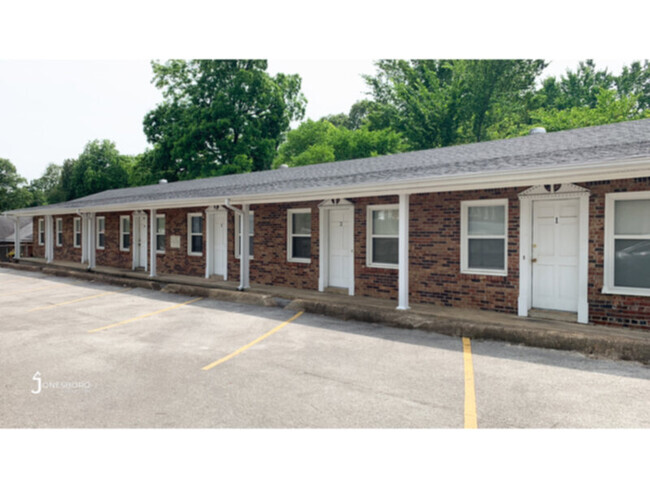 Building Photo - Steele Street Apartments: NEWLY REMODELED ...