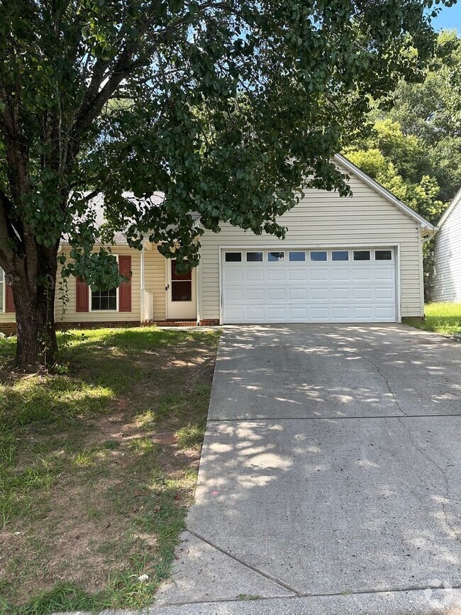Building Photo - 3 Bedroom, 2.5 Bath Home