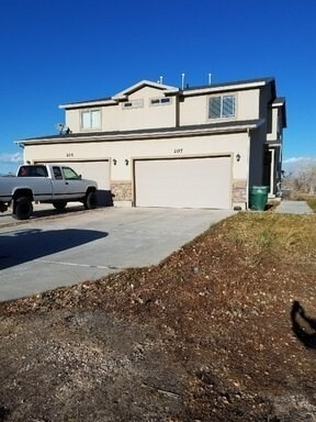3 Bed 2.5 bath Townhome - 3 Bed 2.5 bath Townhome
