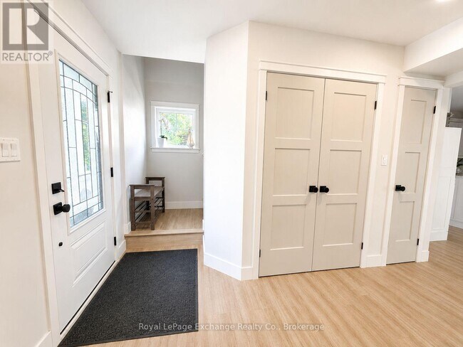 Photo - 340 Nelson St