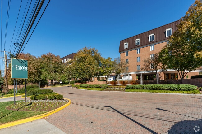 8101 Connecticut Ave - 8101 Connecticut Ave