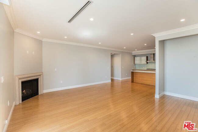 Photo - 1283 Havenhurst Dr Unidad 306