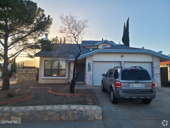 Building Photo - 10901 Joe Dimaggio Cir Rental