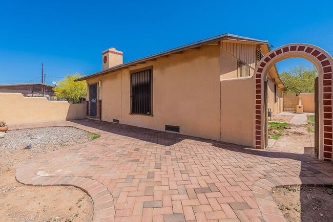 Photo - Centrally Located 4-Bed, 2-Bath Tucson Rental – Near U of A