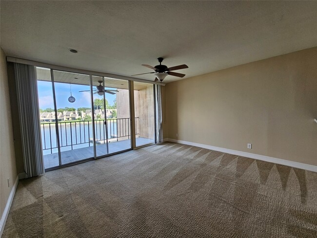 Photo - 12600 Melville Dr Unidad 321B