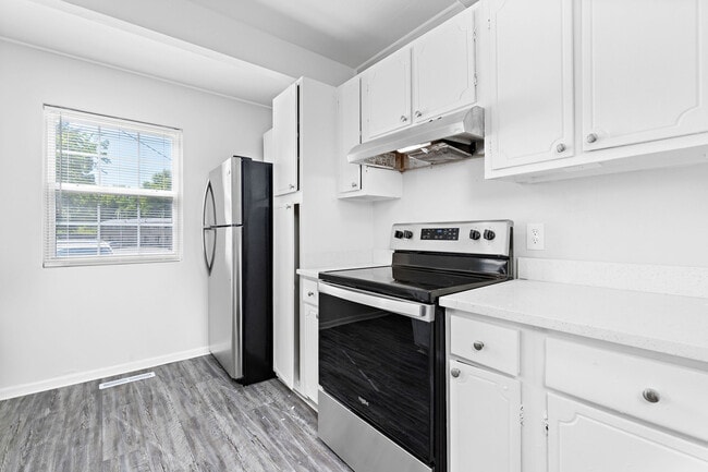Redwood Courts Townhomes