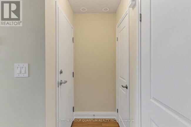 Photo - 1589 Rose Way