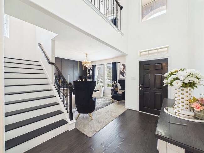 Building Photo - 24711 Miltonwood St