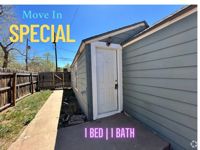 Building Photo - 2305 27th St Unit 2305 27th - Rear Rental