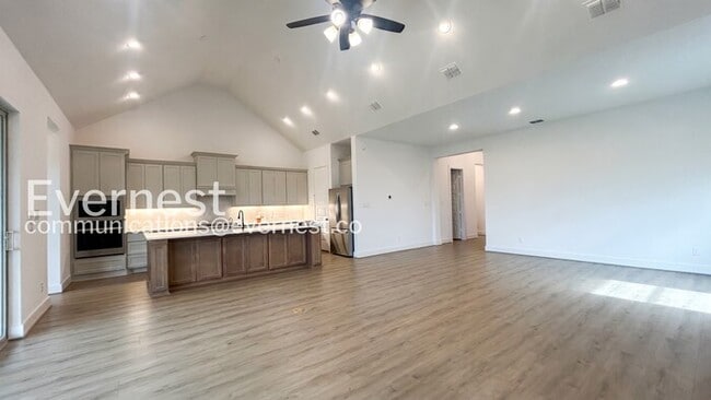 Photo - Charming Rental with Pool & 2-Car Garage  / Fenced-Yard / Off-street Parking / Available now!