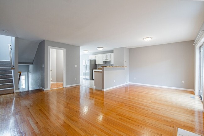 Photo - 157 Leeder Hill Dr