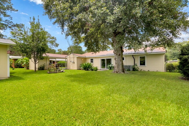 Photo - 319 Tanglewood Rd