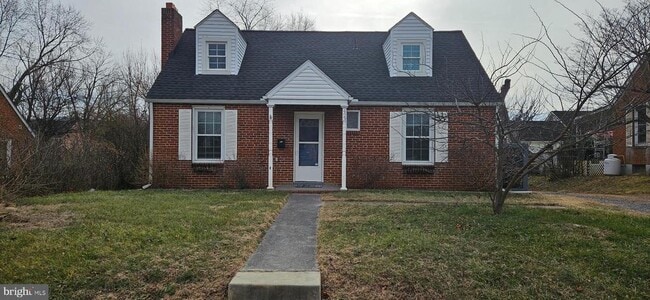 Photo - 423 Happy Creek Rd