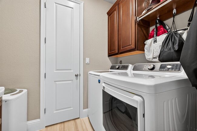 Photo - 14 Cottage Glen Ln