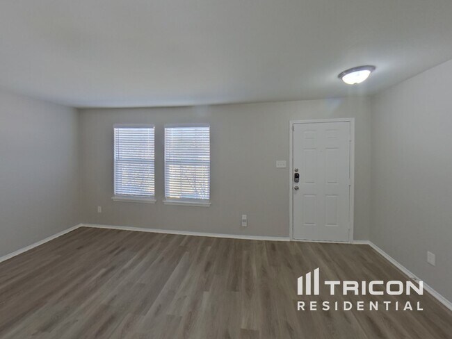 Photo - 50 Larkspur Dr