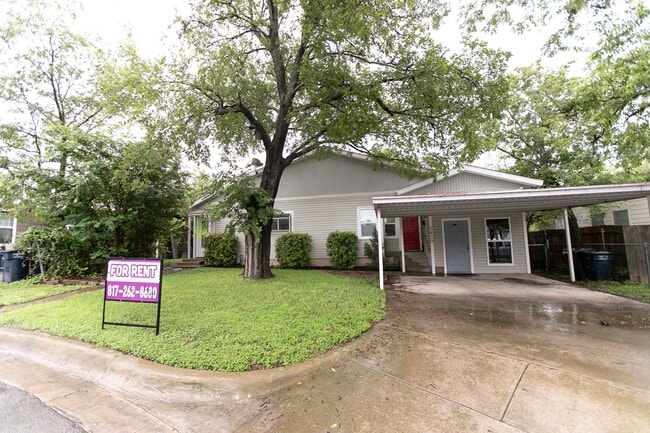 Front Yard - 7459 Mohawk Ave