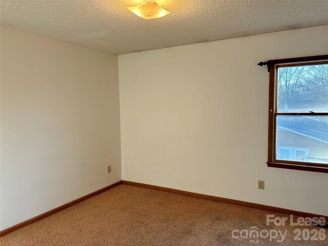 Photo - 1732 Lenora Cir