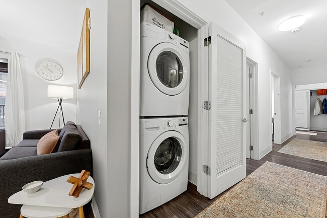 006A8242_1 - Slate at 901