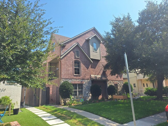 Photo - 3416 Westminster Ave Unidad 3416 Westminster Avenue 1,