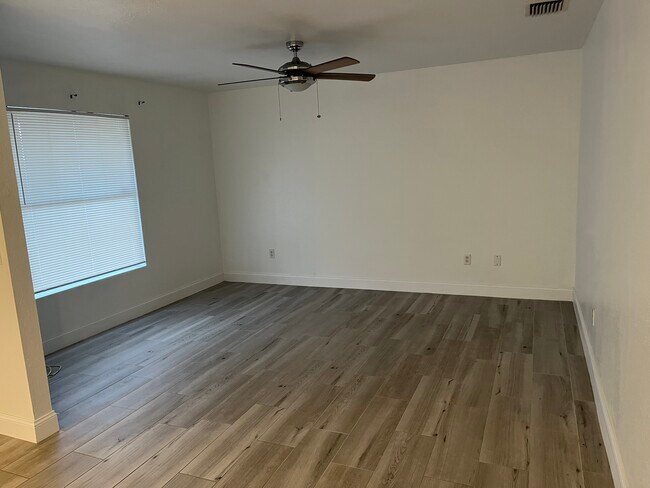 Photo - 4712 Golfview Blvd