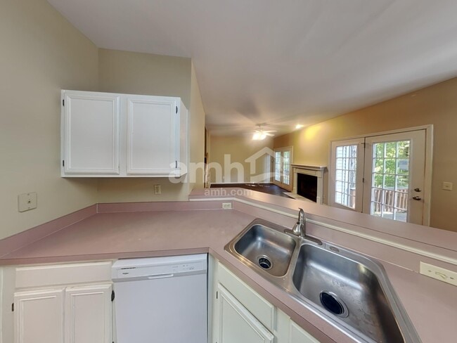 Photo - 601 Magnolia Ln