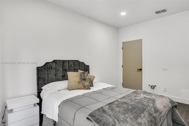 Photo - 2484 SW 25th St