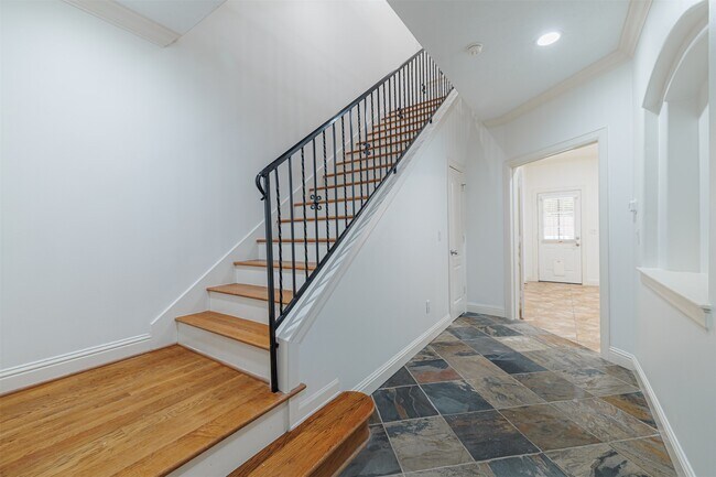 Photo - 702 Asbury St