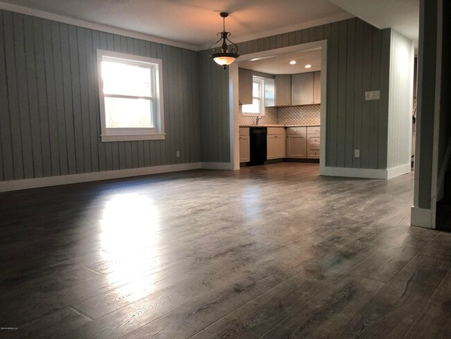 Photo - 2132 Bay Rd