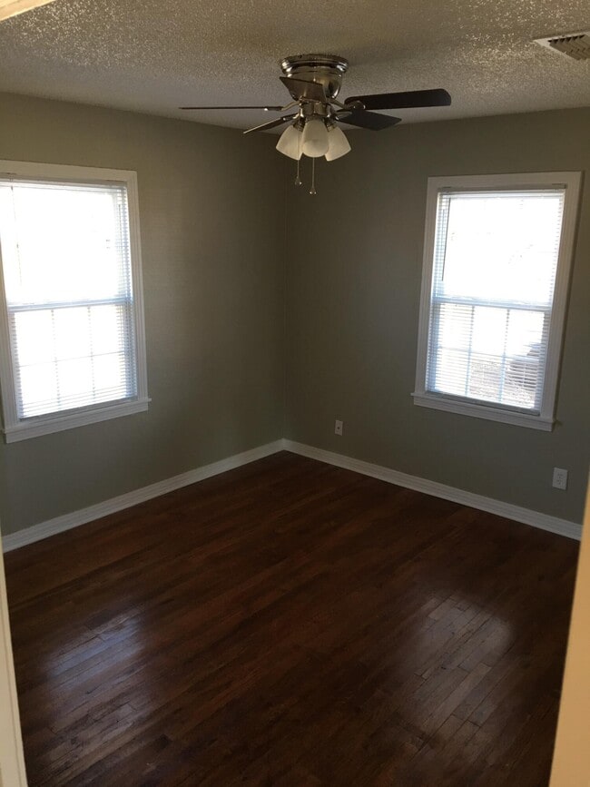 Photo - 4712 37th St