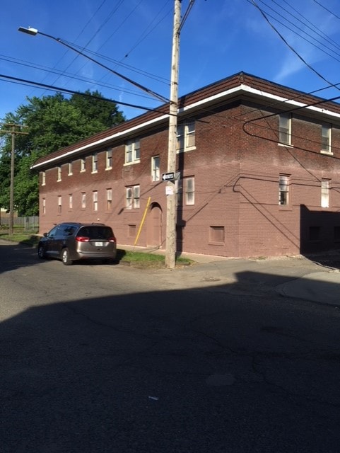 Building Photo - 1701 Evans St Rental