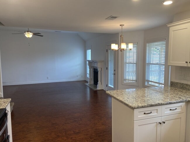 Photo - 4 bed, 3 bath, under $1900  Wow.