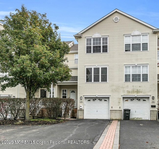 Building Photo - 578 Beachway Ave Rental