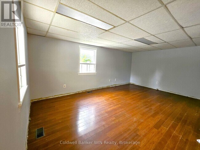 Photo - 278 Egremont St N