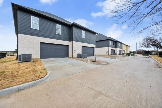 Photo - Brand New Luxury Townhouse in West Arlington