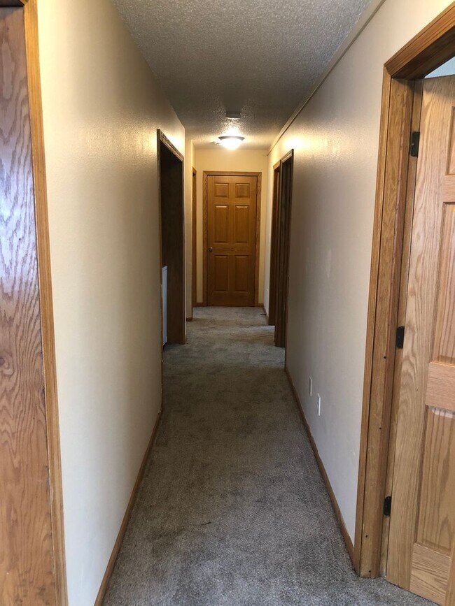 Photo - 1030 Knox Ave N Unidad 2