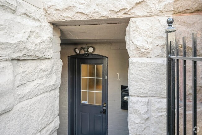Building Photo - 2106 O St NW Rental