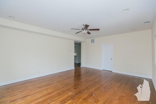 Photo - 1819 W Leland Ave Unit 2