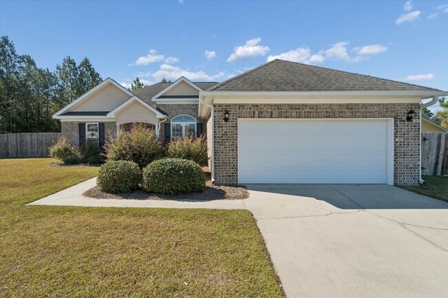 Building Photo - MOVE-IN READY! (Pet Friendly)