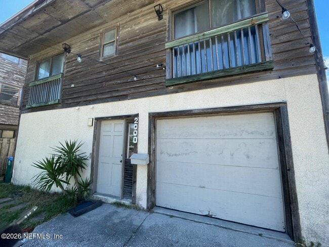 Photo - 2000 First St