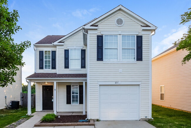 Building Photo - 831 Littleton Dr