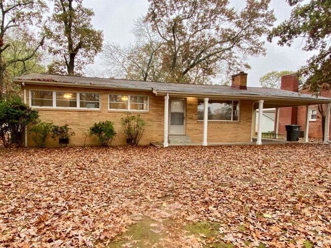 Building Photo - Freshly renovated 4 bedroom 2 bathroom hou... Rental