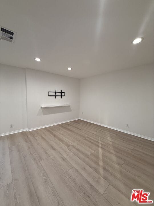 Photo - 10745 Saticoy St