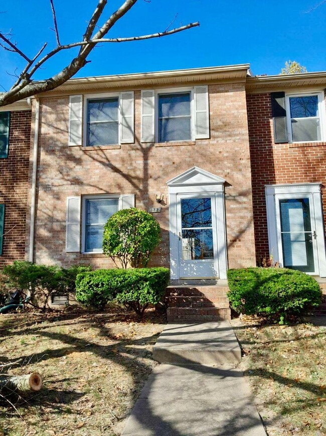 Beautiful Townhouse Available in Frederick... - Beautiful Townhouse Available in Frederick...